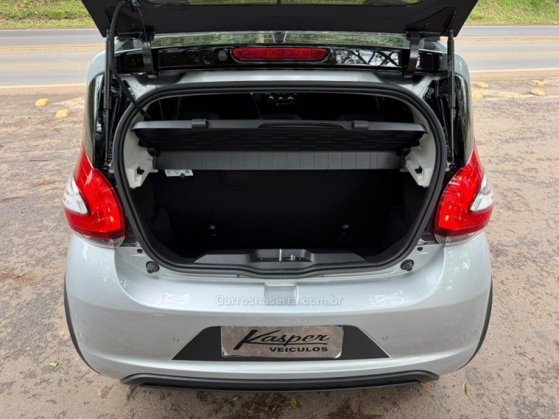 FIAT MOBI 1.0 TREKKING 8V 2025/2026 KASPER VEÍCULOS DOIS IRMÃOS / Carros no Vale FIAT MOBI 1.0 TREKKING 8V 2025/2026 KASPER VEÍCULOS DOIS IRMÃOS / Carros no Vale