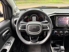 FIAT MOBI 1.0 TREKKING 8V 2025/2026 KASPER VEÍCULOS DOIS IRMÃOS / Carros no Vale
