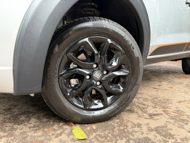 FIAT MOBI 1.0 TREKKING 8V 2025/2026 KASPER VEÍCULOS DOIS IRMÃOS / Carros no Vale FIAT MOBI 1.0 TREKKING 8V 2025/2026 KASPER VEÍCULOS DOIS IRMÃOS / Carros no Vale
