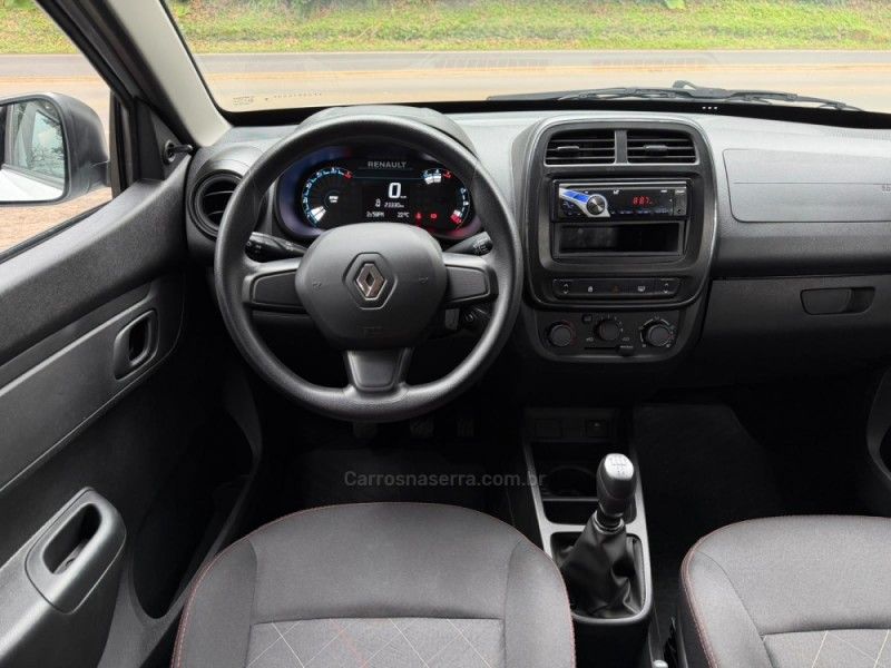 RENAULT KWID 1.0 12V SCE ZEN 2025/2026 KASPER VEÍCULOS DOIS IRMÃOS / Carros no Vale