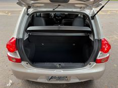 TOYOTA ETIOS 1.5 XLS 16V 2016/2017 KASPER VEÍCULOS DOIS IRMÃOS / Carros no Vale