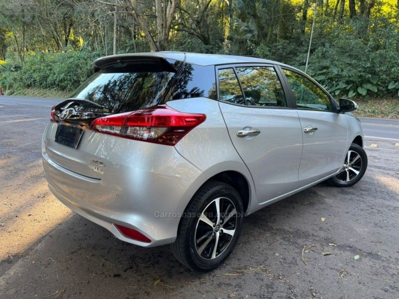 TOYOTA YARIS 1.5 XLS 2018/2019 KASPER VEÍCULOS DOIS IRMÃOS / Carros no Vale TOYOTA YARIS 1.5 XLS 2018/2019 KASPER VEÍCULOS DOIS IRMÃOS / Carros no Vale