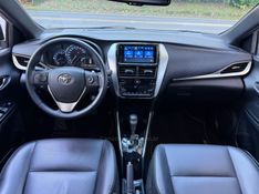 TOYOTA YARIS 1.5 XLS 2018/2019 KASPER VEÍCULOS DOIS IRMÃOS / Carros no Vale