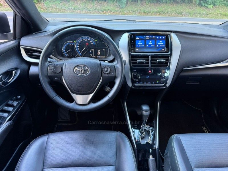 TOYOTA YARIS 1.5 XLS 2018/2019 KASPER VEÍCULOS DOIS IRMÃOS / Carros no Vale TOYOTA YARIS 1.5 XLS 2018/2019 KASPER VEÍCULOS DOIS IRMÃOS / Carros no Vale