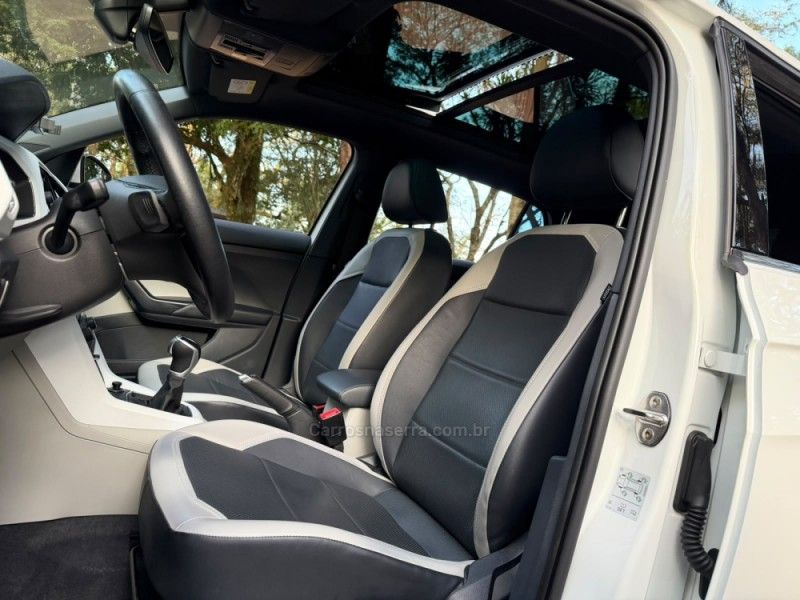 VOLKSWAGEN T-CROSS 1.4 HIGHLINE TSI 16V 2019/2020 KASPER VEÍCULOS DOIS IRMÃOS / Carros no Vale VOLKSWAGEN T-CROSS 1.4 HIGHLINE TSI 16V 2019/2020 KASPER VEÍCULOS DOIS IRMÃOS / Carros no Vale