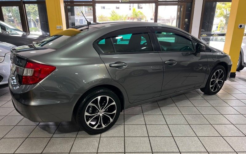HONDA CIVIC 1.8 LXS 16V 2013/2013 PRIME MULTIMARCAS CAXIAS DO SUL / Carros no Vale