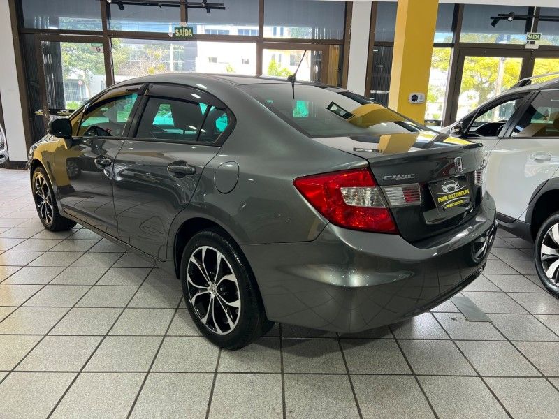 HONDA CIVIC 1.8 LXS 16V 2013/2013 PRIME MULTIMARCAS CAXIAS DO SUL / Carros no Vale