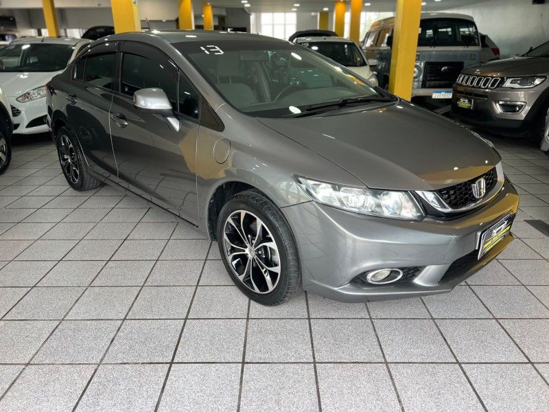 HONDA CIVIC 1.8 LXS 16V 2013/2013 PRIME MULTIMARCAS CAXIAS DO SUL / Carros no Vale