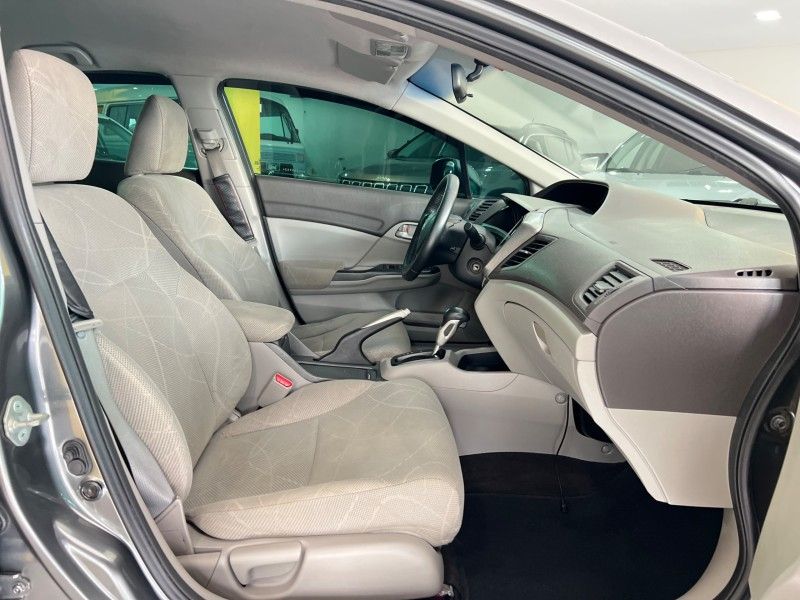 HONDA CIVIC 1.8 LXS 16V 2013/2013 PRIME MULTIMARCAS CAXIAS DO SUL / Carros no Vale