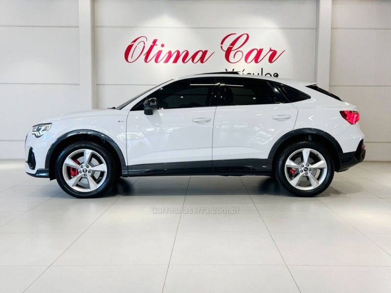 AUDI Q3 2.0 TFSI PERFORMANCE SPORTBACK TURBO 2022/2023 ÓTIMA CAR FLORES DA CUNHA / Carros no Vale