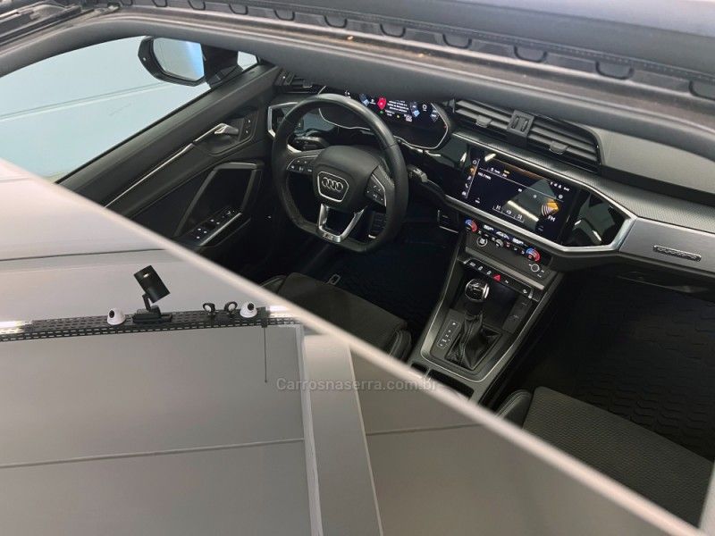 AUDI Q3 2.0 TFSI PERFORMANCE SPORTBACK TURBO 2022/2023 ÓTIMA CAR FLORES DA CUNHA / Carros no Vale
