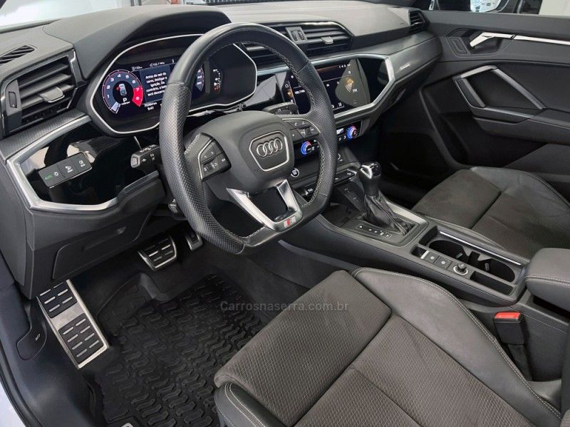 AUDI Q3 2.0 TFSI PERFORMANCE SPORTBACK TURBO 2022/2023 ÓTIMA CAR FLORES DA CUNHA / Carros no Vale