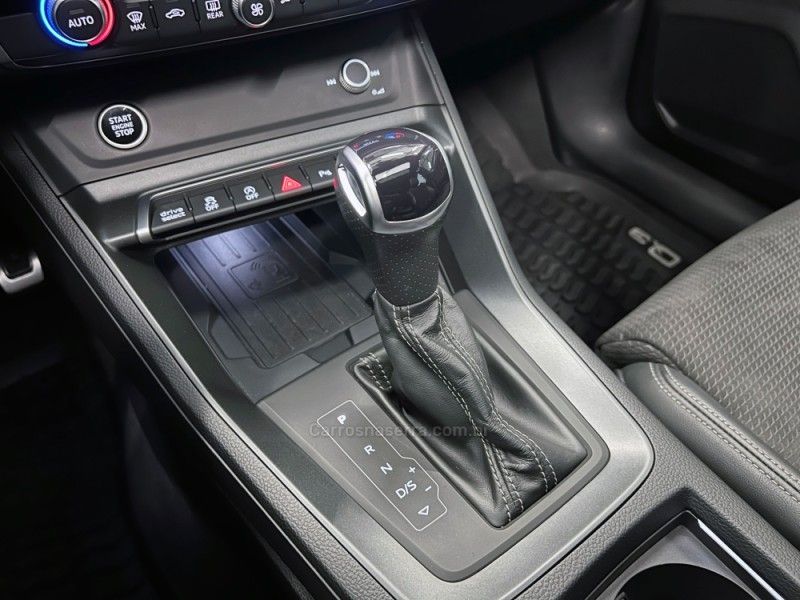 AUDI Q3 2.0 TFSI PERFORMANCE SPORTBACK TURBO 2022/2023 ÓTIMA CAR FLORES DA CUNHA / Carros no Vale