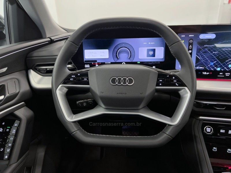 AUDI Q5 2.0 SPORTBACK S-LINE BLACK QUATTRO 2026/2026 ÓTIMA CAR FLORES DA CUNHA / Carros no Vale