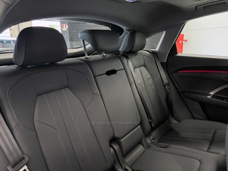 AUDI Q5 2.0 SPORTBACK S-LINE BLACK QUATTRO 2026/2026 ÓTIMA CAR FLORES DA CUNHA / Carros no Vale