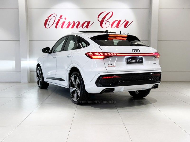 AUDI Q5 2.0 SPORTBACK S-LINE BLACK QUATTRO 2026/2026 ÓTIMA CAR FLORES DA CUNHA / Carros no Vale