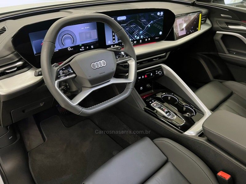 AUDI Q5 2.0 SPORTBACK S-LINE BLACK QUATTRO 2026/2026 ÓTIMA CAR FLORES DA CUNHA / Carros no Vale