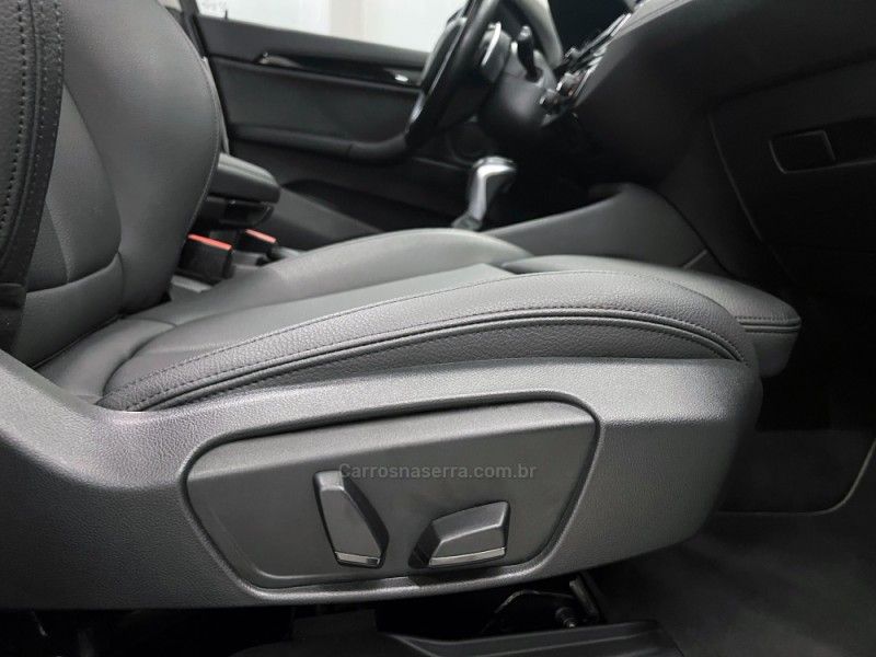 BMW X1 2.0 16V TURBO ACTIVEFLEX SDRIVE20I X-LINE 2021/2021 ÓTIMA CAR FLORES DA CUNHA / Carros no Vale BMW X1 2.0 16V TURBO ACTIVEFLEX SDRIVE20I X-LINE 2021/2021 ÓTIMA CAR FLORES DA CUNHA / Carros no Vale