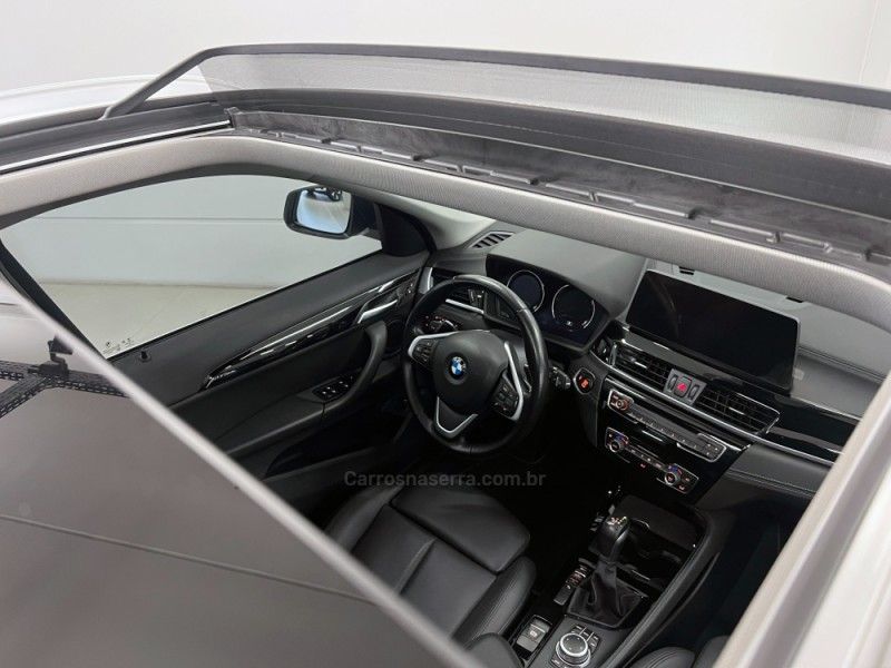 BMW X1 2.0 16V TURBO ACTIVEFLEX SDRIVE20I X-LINE 2021/2021 ÓTIMA CAR FLORES DA CUNHA / Carros no Vale