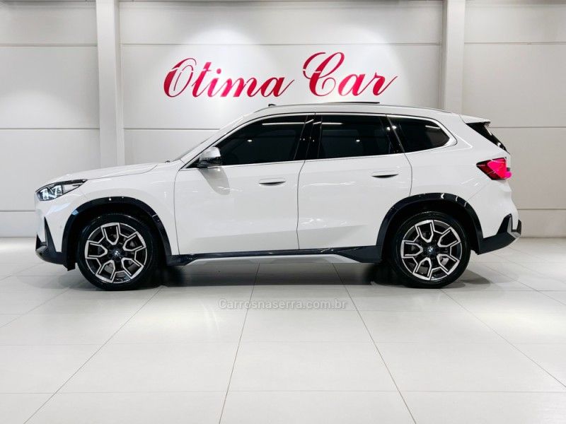 BMW X1 2.0 16V TURBO SDRIVE20I X-LINE 2023/2023 ÓTIMA CAR FLORES DA CUNHA / Carros no Vale BMW X1 2.0 16V TURBO SDRIVE20I X-LINE 2023/2023 ÓTIMA CAR FLORES DA CUNHA / Carros no Vale