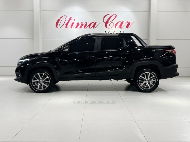 FIAT STRADA 1.3 VOLCANO CD 8V 2023/2024 ÓTIMA CAR FLORES DA CUNHA / Carros no Vale