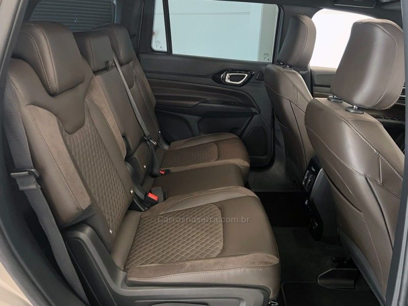 JEEP COMMANDER 2.0 OVERLAND T380 16V 4X4 TURBO 2022/2023 ÓTIMA CAR FLORES DA CUNHA / Carros no Vale JEEP COMMANDER 2.0 OVERLAND T380 16V 4X4 TURBO 2022/2023 ÓTIMA CAR FLORES DA CUNHA / Carros no Vale