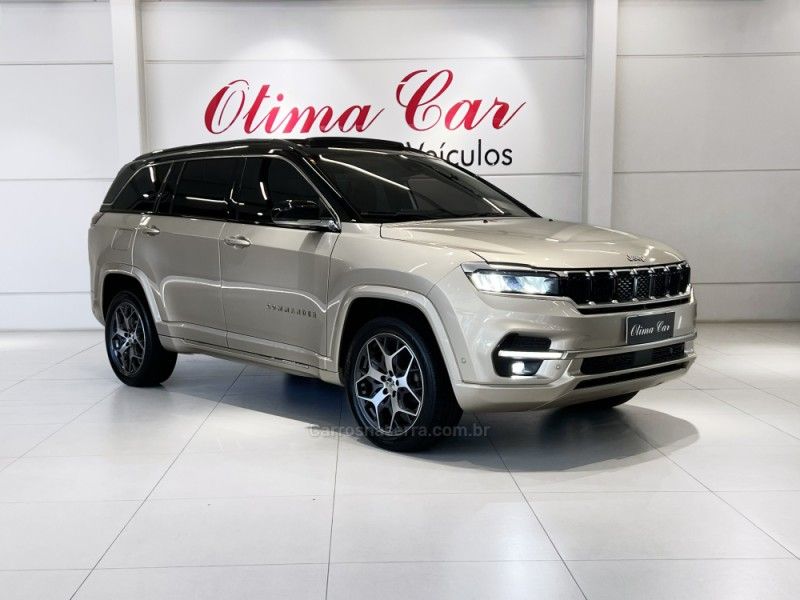 JEEP COMMANDER 2.0 OVERLAND T380 16V 4X4 TURBO 2022/2023 ÓTIMA CAR FLORES DA CUNHA / Carros no Vale JEEP COMMANDER 2.0 OVERLAND T380 16V 4X4 TURBO 2022/2023 ÓTIMA CAR FLORES DA CUNHA / Carros no Vale