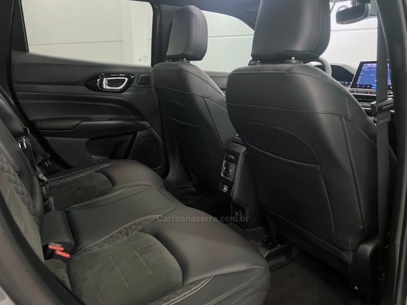 JEEP COMPASS 2.0 HURRICANE BLACKHAWK 4X4 TURBO 2024/2025 ÓTIMA CAR FLORES DA CUNHA / Carros no Vale