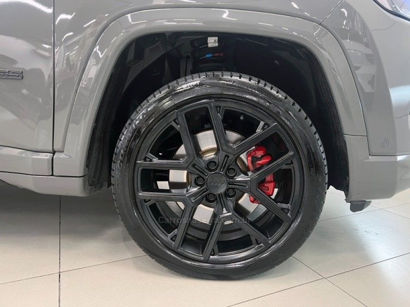 JEEP COMPASS 2.0 HURRICANE BLACKHAWK 4X4 TURBO 2024/2025 ÓTIMA CAR FLORES DA CUNHA / Carros no Vale