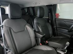 JEEP RENEGADE 1.3 16V NIGHT EAGLE T270 TURBO 2024/2025 ÓTIMA CAR FLORES DA CUNHA / Carros no Vale