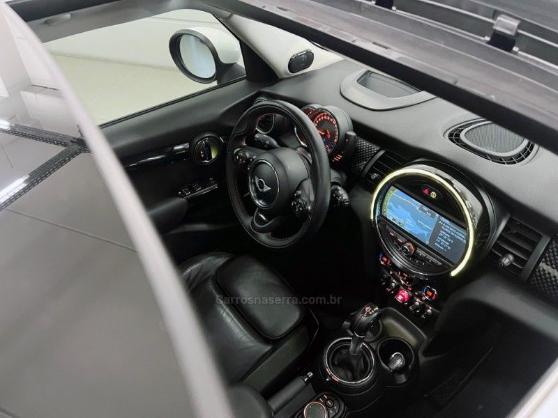 MINI COOPER 2.0 S TOP 16V TURBO 2015/2016 ÓTIMA CAR FLORES DA CUNHA / Carros no Vale