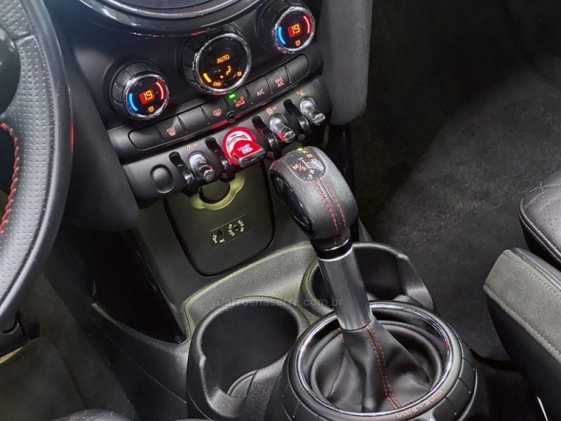 MINI COOPER 2.0 S TOP 16V TURBO 2015/2016 ÓTIMA CAR FLORES DA CUNHA / Carros no Vale