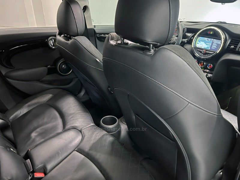 MINI COOPER 2.0 S TOP 16V TURBO 2015/2016 ÓTIMA CAR FLORES DA CUNHA / Carros no Vale