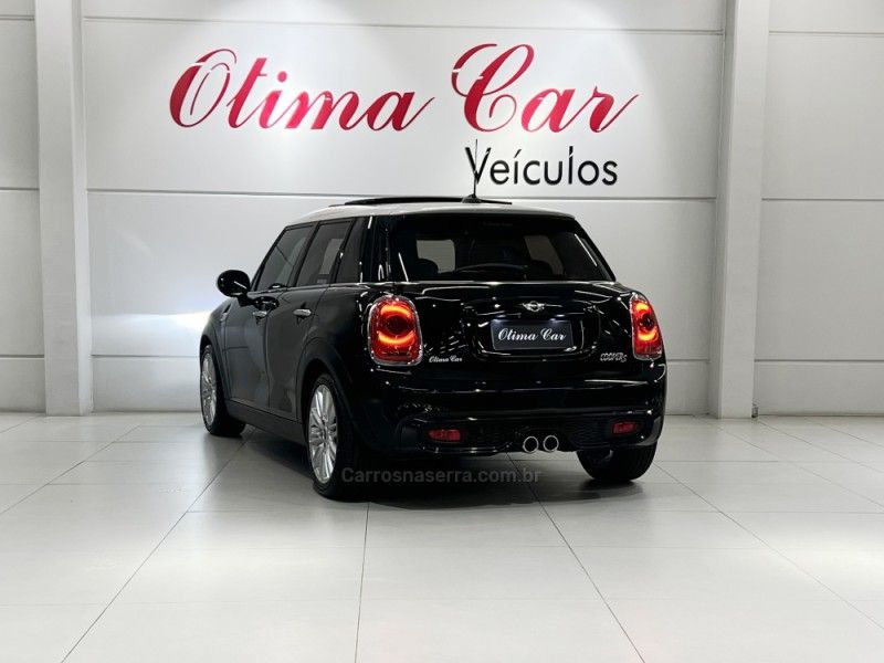 MINI COOPER 2.0 S TOP 16V TURBO 2015/2016 ÓTIMA CAR FLORES DA CUNHA / Carros no Vale