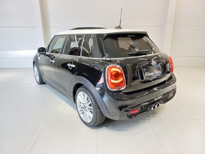 MINI COOPER 2.0 S TOP 16V TURBO 2015/2016 ÓTIMA CAR FLORES DA CUNHA / Carros no Vale MINI COOPER 2.0 S TOP 16V TURBO 2015/2016 ÓTIMA CAR FLORES DA CUNHA / Carros no Vale