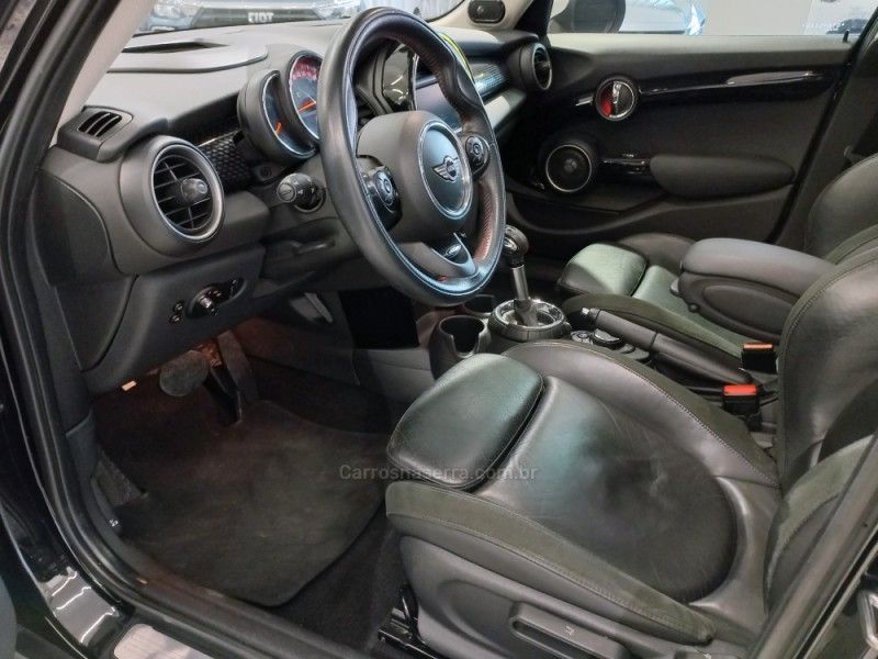 MINI COOPER 2.0 S TOP 16V TURBO 2015/2016 ÓTIMA CAR FLORES DA CUNHA / Carros no Vale MINI COOPER 2.0 S TOP 16V TURBO 2015/2016 ÓTIMA CAR FLORES DA CUNHA / Carros no Vale