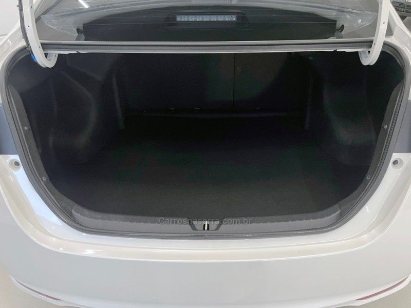 TOYOTA YARIS 1.5 XS SEDAN 16V 2018/2019 ÓTIMA CAR FLORES DA CUNHA / Carros no Vale TOYOTA YARIS 1.5 XS SEDAN 16V 2018/2019 ÓTIMA CAR FLORES DA CUNHA / Carros no Vale