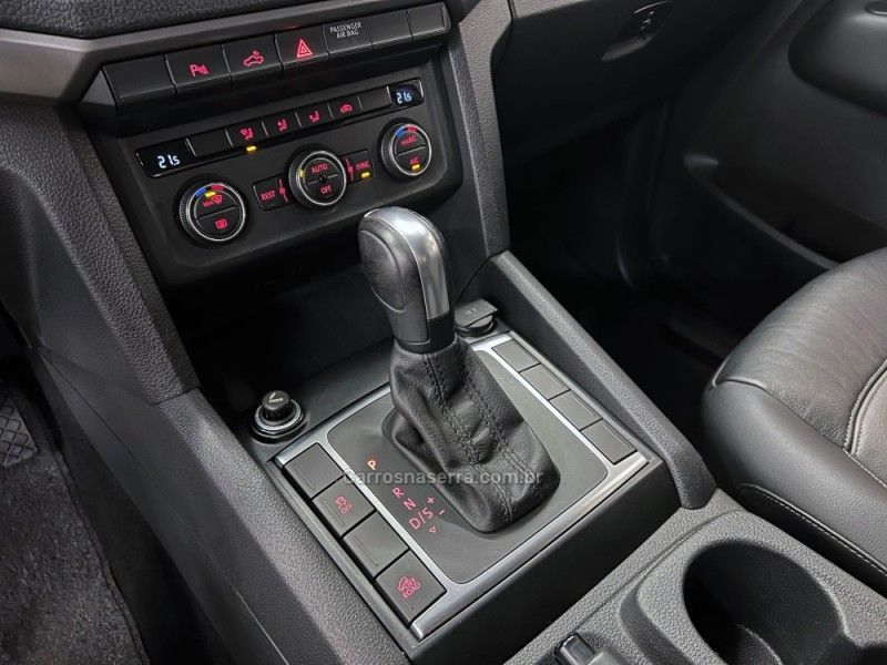 VOLKSWAGEN AMAROK 2.0 4X4 TDI COMFORTILINE CD 2019/2020 ÓTIMA CAR FLORES DA CUNHA / Carros no Vale