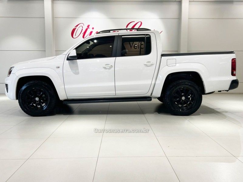 VOLKSWAGEN AMAROK 2.0 4X4 TDI COMFORTILINE CD 2019/2020 ÓTIMA CAR FLORES DA CUNHA / Carros no Vale