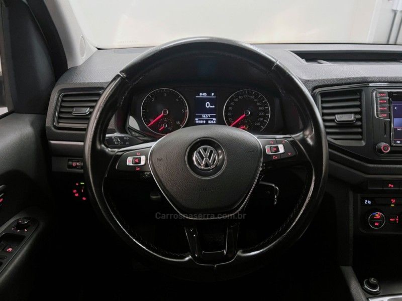 VOLKSWAGEN AMAROK 2.0 4X4 TDI COMFORTILINE CD 2019/2020 ÓTIMA CAR FLORES DA CUNHA / Carros no Vale