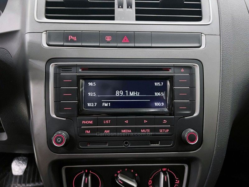 VOLKSWAGEN FOX 1.6 COMFORTLINE 8V 2015/2016 ÓTIMA CAR FLORES DA CUNHA / Carros no Vale VOLKSWAGEN FOX 1.6 COMFORTLINE 8V 2015/2016 ÓTIMA CAR FLORES DA CUNHA / Carros no Vale