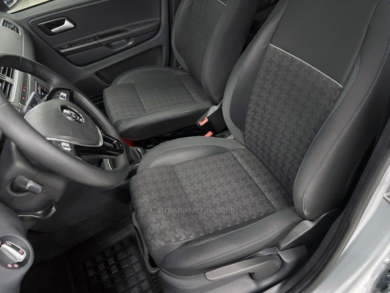 VOLKSWAGEN FOX 1.6 COMFORTLINE 8V 2015/2016 ÓTIMA CAR FLORES DA CUNHA / Carros no Vale VOLKSWAGEN FOX 1.6 COMFORTLINE 8V 2015/2016 ÓTIMA CAR FLORES DA CUNHA / Carros no Vale