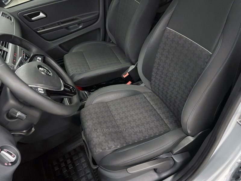 VOLKSWAGEN FOX 1.6 COMFORTLINE 8V 2015/2016 ÓTIMA CAR FLORES DA CUNHA / Carros no Vale VOLKSWAGEN FOX 1.6 COMFORTLINE 8V 2015/2016 ÓTIMA CAR FLORES DA CUNHA / Carros no Vale