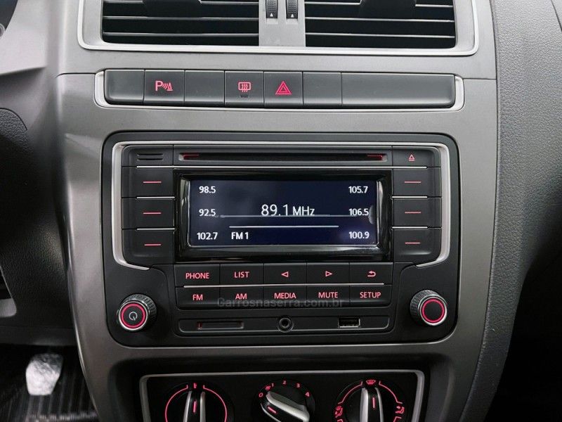 VOLKSWAGEN FOX 1.6 COMFORTLINE 8V 2015/2016 ÓTIMA CAR FLORES DA CUNHA / Carros no Vale VOLKSWAGEN FOX 1.6 COMFORTLINE 8V 2015/2016 ÓTIMA CAR FLORES DA CUNHA / Carros no Vale