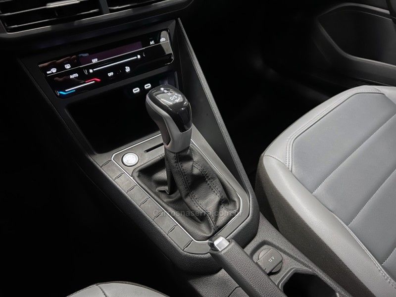 VOLKSWAGEN NIVUS 1.0 TSI HIGHLINE 2023/2024 ÓTIMA CAR FLORES DA CUNHA / Carros no Vale