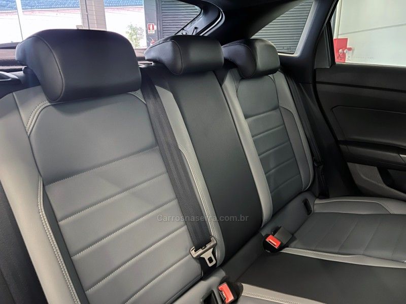 VOLKSWAGEN NIVUS 1.0 TSI HIGHLINE 2023/2024 ÓTIMA CAR FLORES DA CUNHA / Carros no Vale