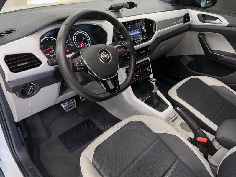 VOLKSWAGEN T-CROSS 1.4 HIGHLINE TSI 16V 2019/2020 ÓTIMA CAR FLORES DA CUNHA / Carros no Vale