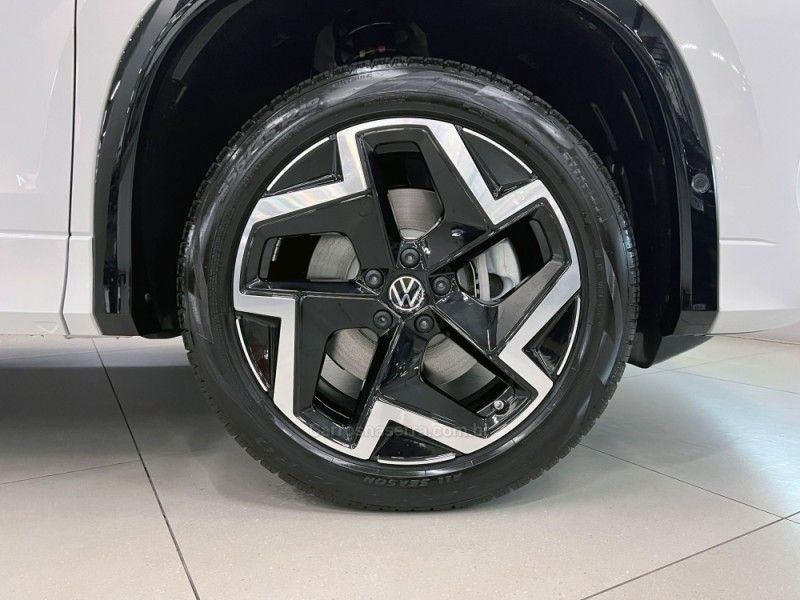 VOLKSWAGEN TIGUAN 2.0 TSI R-LINE 350 16V 2026/2026 ÓTIMA CAR FLORES DA CUNHA / Carros no Vale