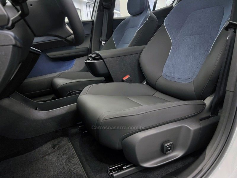 VOLVO EX30 ULTRA EXTENDED RANGE 2024/2025 ÓTIMA CAR FLORES DA CUNHA / Carros no Vale