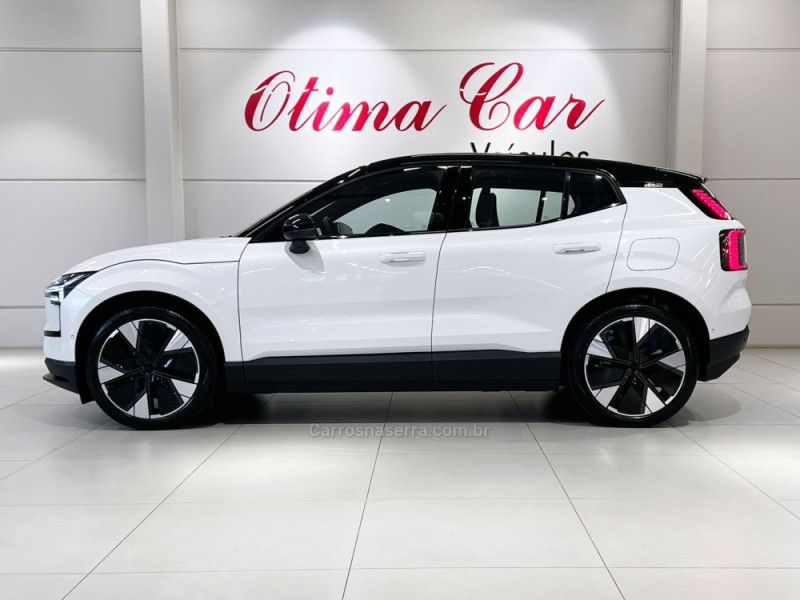 VOLVO EX30 ULTRA EXTENDED RANGE 2024/2025 ÓTIMA CAR FLORES DA CUNHA / Carros no Vale